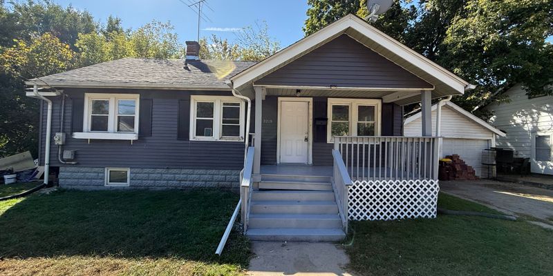 Rockford House: 2218 Green St