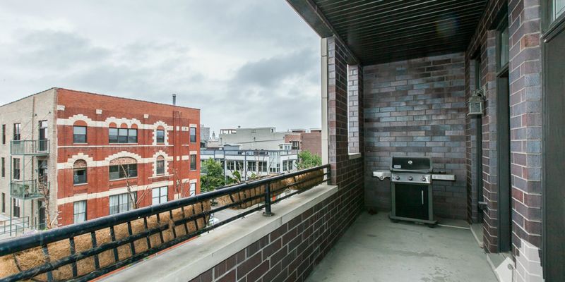 Chicago Apartment: 1357 W Grand Ave