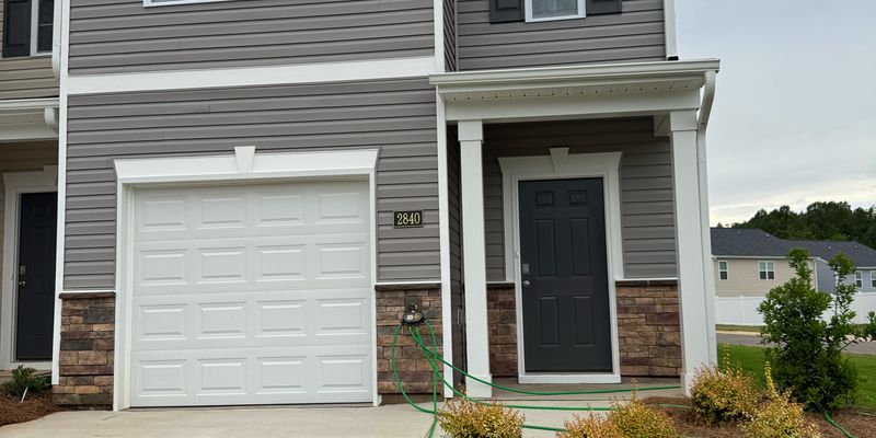 Haw River House: 2840 Egert Dr