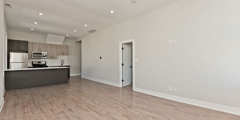 Chicago Apartment: 1925 S May St