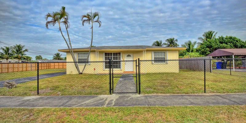 West Park House: 3531 SW 36th St