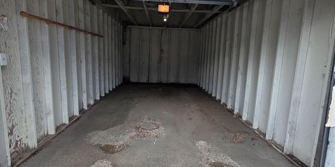 1652 uni1 Garage.JPG