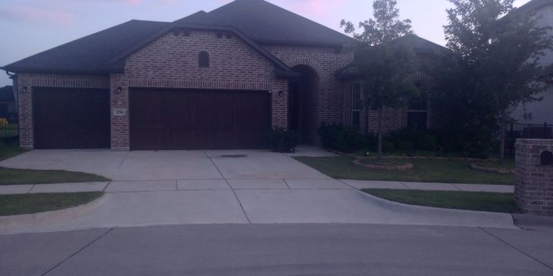 Heath House: 106 Natalie Ct