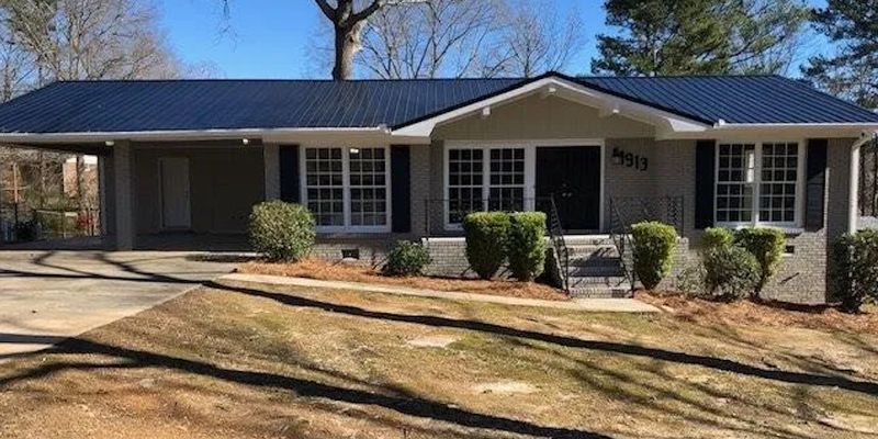 Oxford House: 1913 Little John Dr