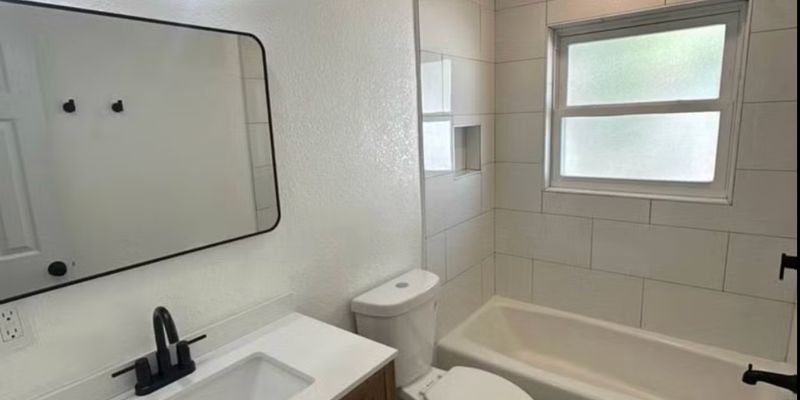 St. Petersburg House: 4390 Maple St NE