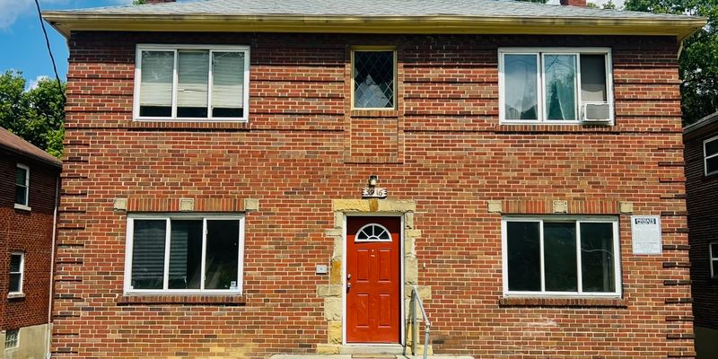 Cincinnati Apartment: 3916 Vine St