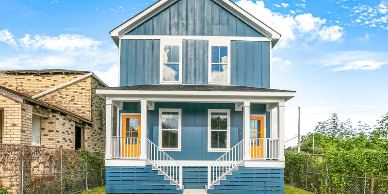 New Orleans House: 1838 Egania St