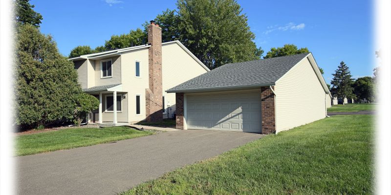 Maple Grove House: 9358 Ranchview Ln N