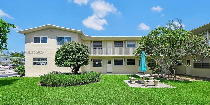 Hollywood Condo: 1301 N 12th Ct