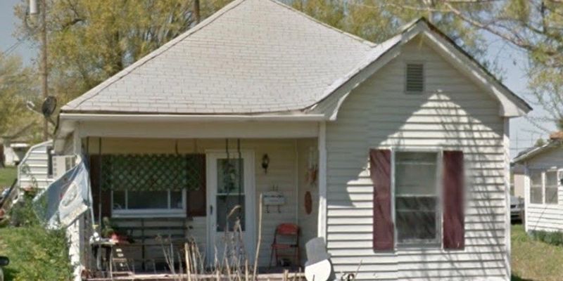 Chanute House: 1143 N Forest Ave