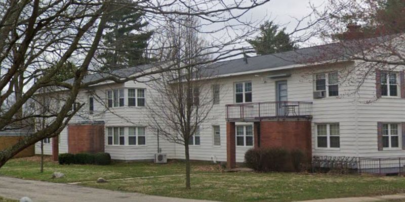 Cincinnati Apartment: 121 Farragut Rd