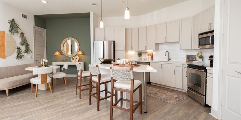 Houston Apartment: 3400 Westheimer Rd