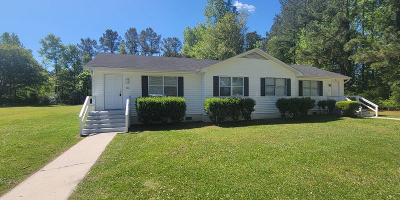 Castle Hayne House: 5416 Sidbury Road