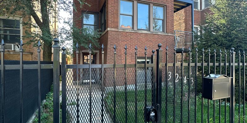 Chicago Apartment: 3243 W Thomas St