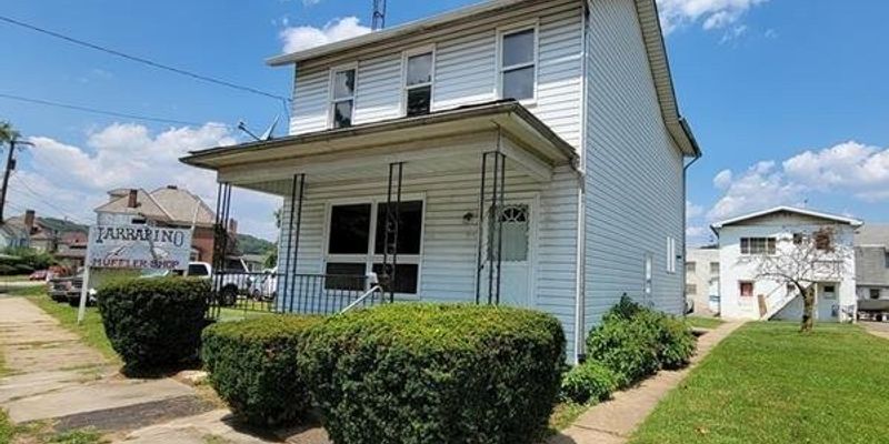 Butler House: 404 W Cunningham St