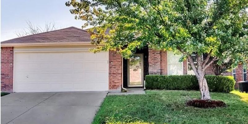 Fort Worth House: 5640 Ainsdale Dr