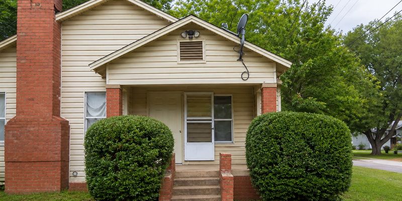 Tyler House: 2926 Carter Blvd W