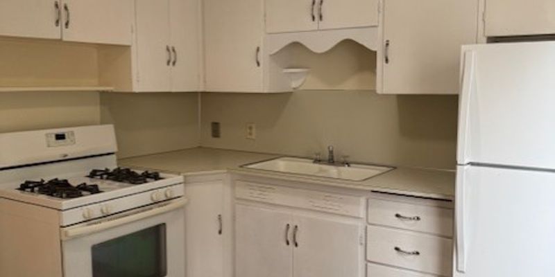 Omaha Apartment: 4728 Chicago St