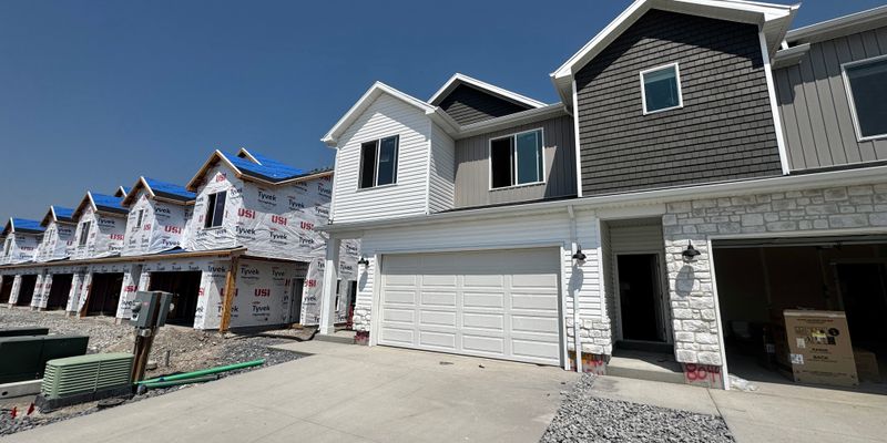 Smithfield House: 739 W 725 N