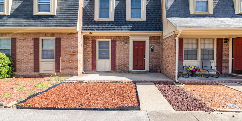 Newport News House: 301 Advocate Ct