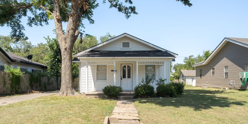 Shawnee House: 1528 N Beard Ave