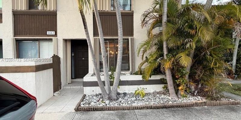 North Miami Beach House: 2661 NE 164th St