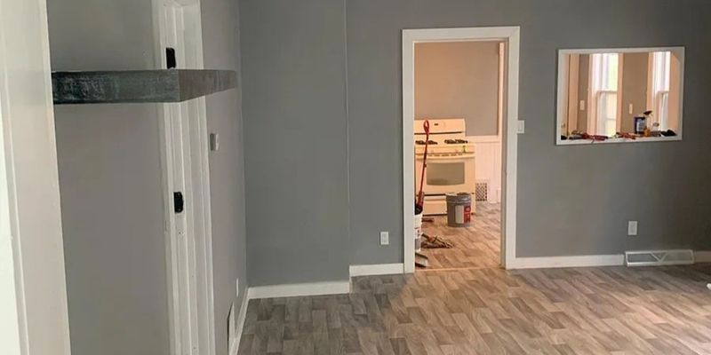 Milwaukee Apartment: 2526 W Grant St