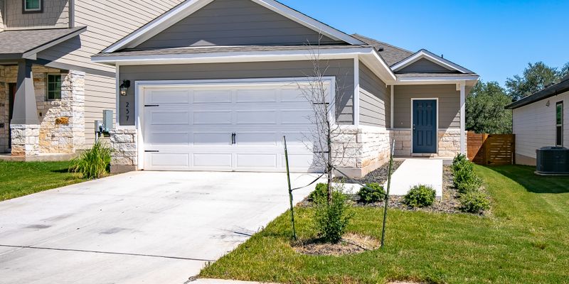 Leander House: 257 Syrah Ct