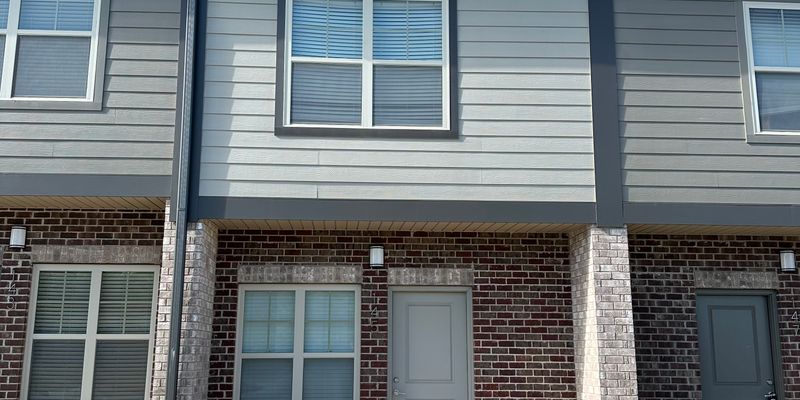 Lebanon House: 145 Bellvue Dr