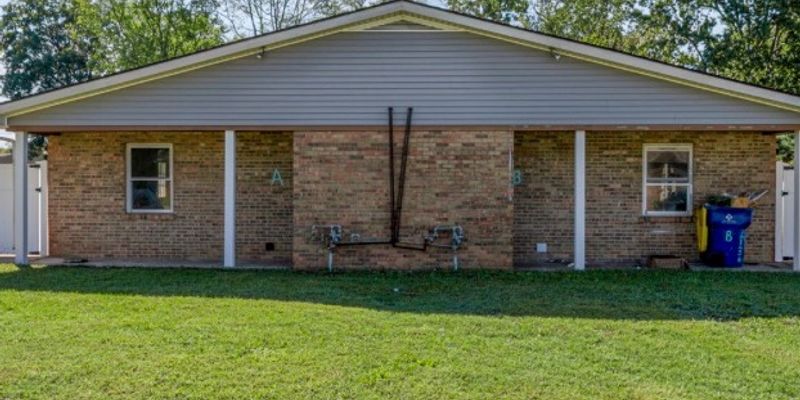 Bowling Green Apartment: 2136 Rock Creek Dr