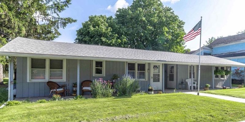 Morenci Apartment: 122 W Lagrange St