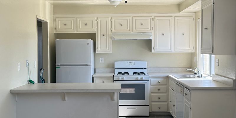 Santa Ana Apartment: 2240 Franzen Ave