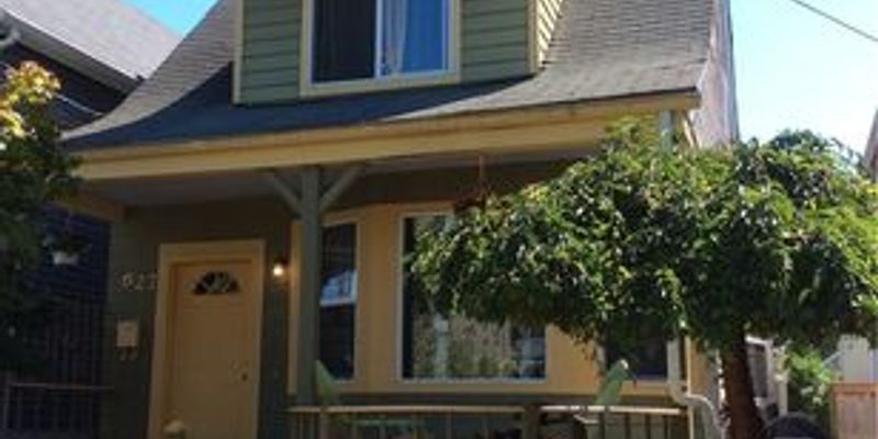 Tacoma House: 627 N Prospect St