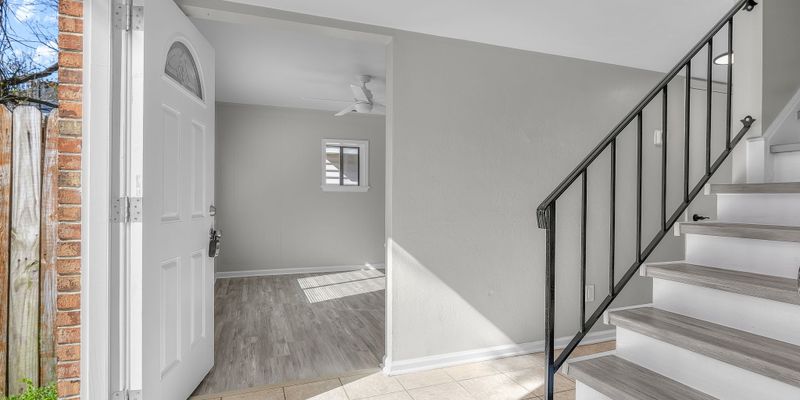 Virginia Beach House: 809 Hampstead Ct