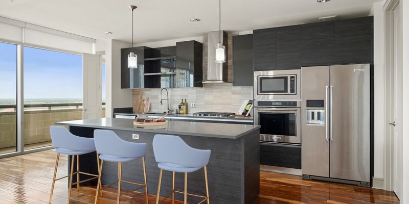 Houston Apartment: 4798 La Branch St