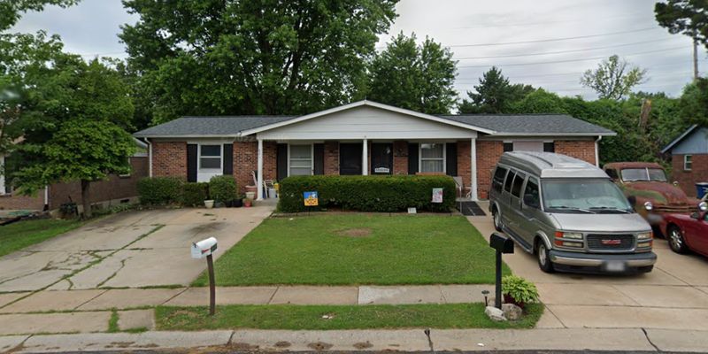 Saint Charles House: 831 Tilbury Drive