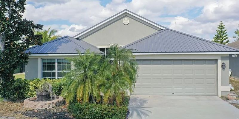 Winter Haven House: 4127 Island Lakes Dr
