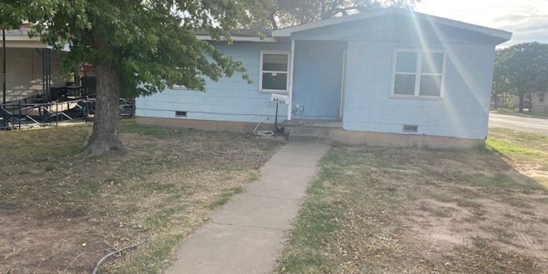 Amarillo House: 4600 S Hayden St