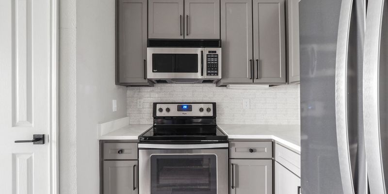 Houston Apartment: 309 Jackson Hill St