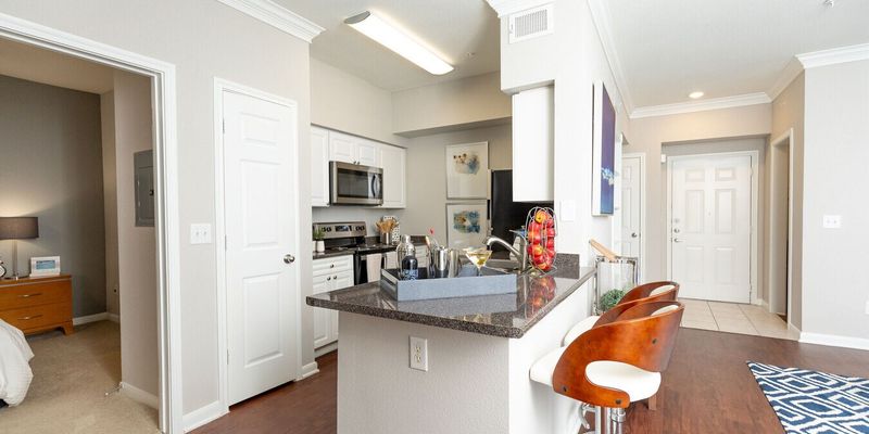 Houston Apartment: 2800 Wilcrest Dr