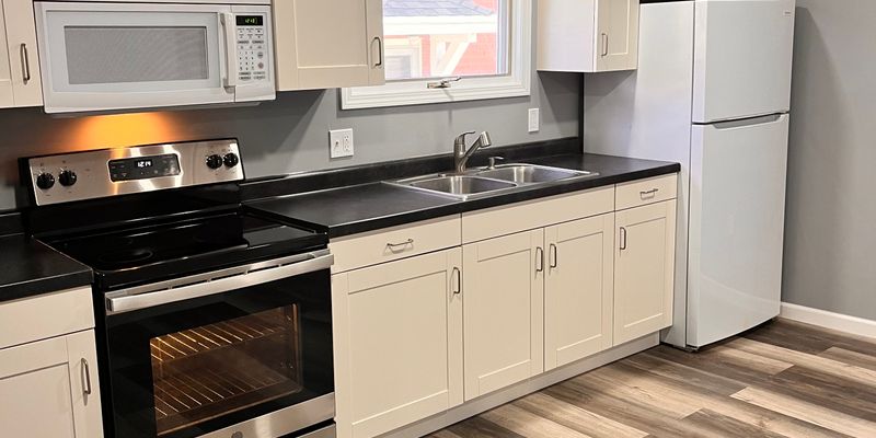 Newcomerstown Apartment: 310 W Main St