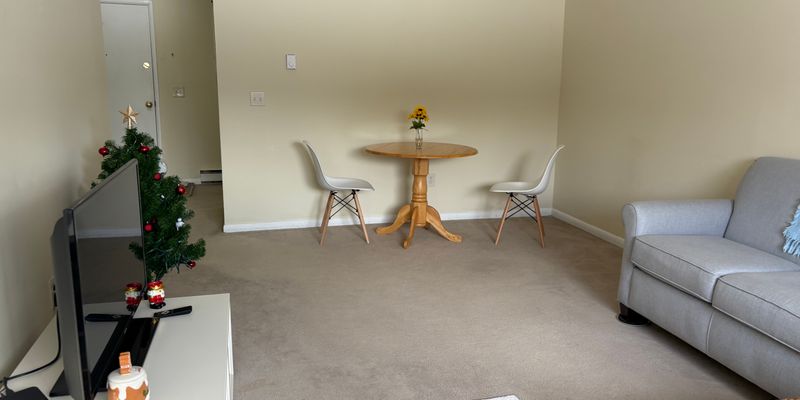 Middleborough House: 65 Mayflower Ave