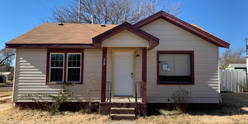 Amarillo House: 810 South Philadelphia Street