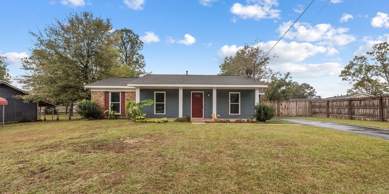 Mobile House: 830 Trailwood Dr E