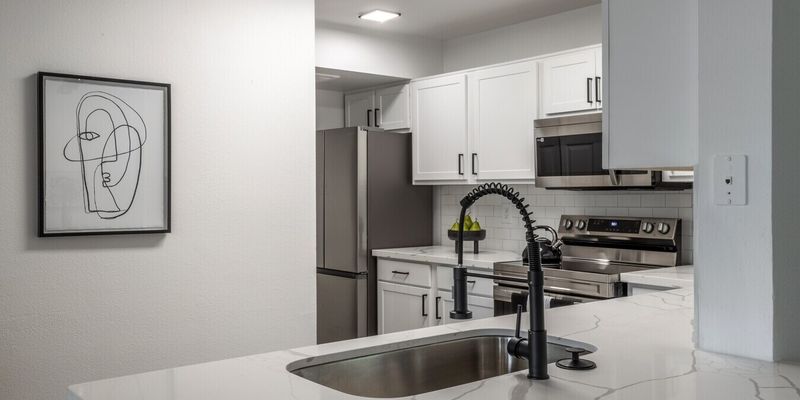 Houston Apartment: 1500 Brundage Dr