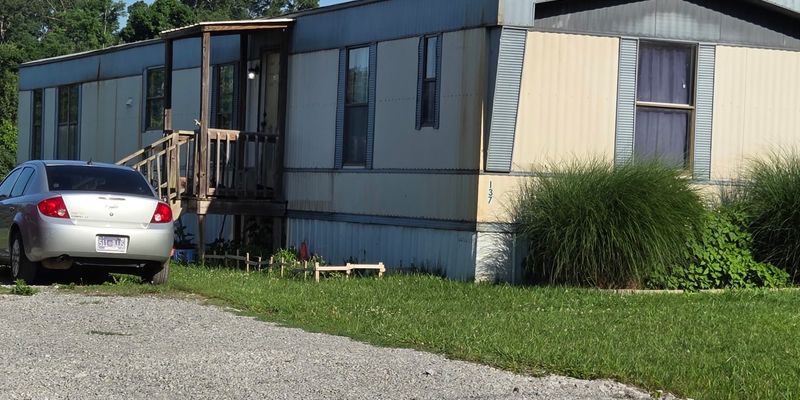 Westmoreland House: 137 Curtis Ln