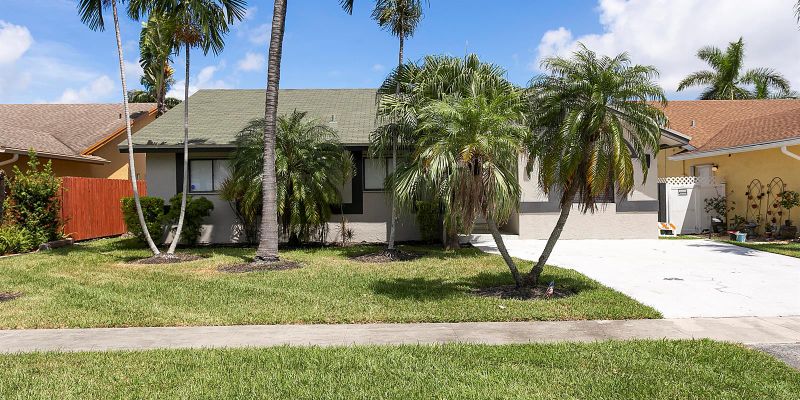 Dania Beach House: 231 SE 8th St