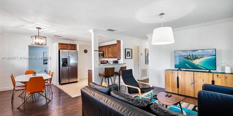 Miami House: 234 NW 47th St