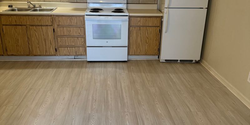 Independence Apartment: 600 S Glenwood Ave