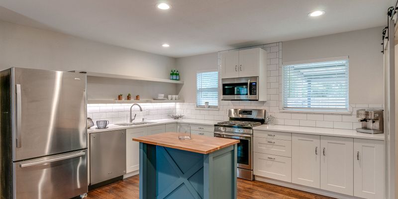 Euless House: 300 Ridgecrest Dr